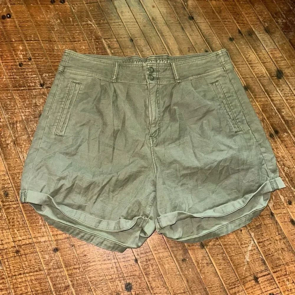 American Eagle high waisted green 16 baggy mom shorts